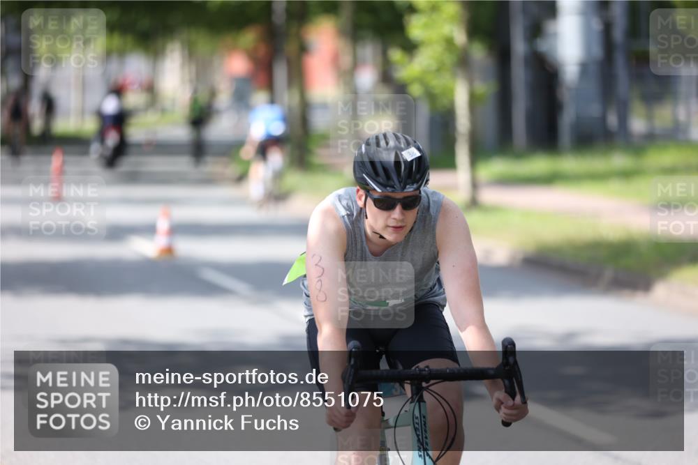 10.08.2025 - GEWOBA Citytriathlon Bremen Yannick Fuchs http://msf.ph/oto/8551075 10.08.2025 14:16:22 Radfahren 2, 23, 31, 38, 48, 57, 62, 63, 64, 65, 121, 144, 152, 173 meine-sportfotos.de