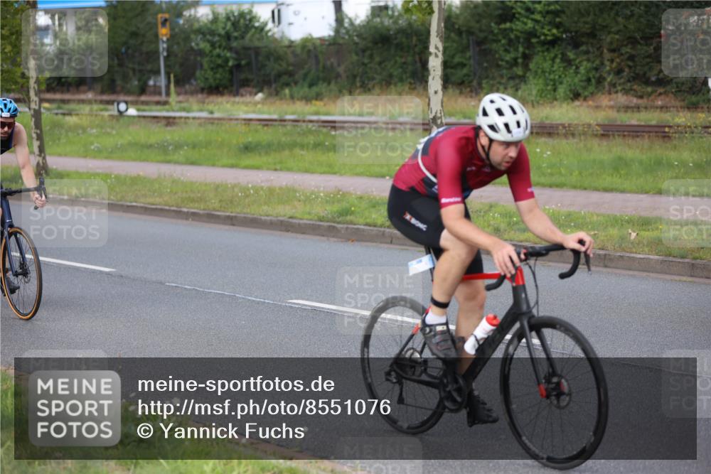 10.08.2025 - GEWOBA Citytriathlon Bremen Yannick Fuchs http://msf.ph/oto/8551076 10.08.2025 12:28:11 Radfahren 593, 651, 676, 685, 697, 713, 716, 748, 885, 898, 907 meine-sportfotos.de