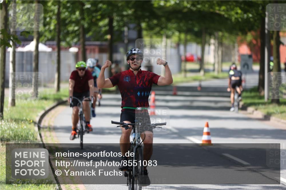 10.08.2025 - GEWOBA Citytriathlon Bremen Yannick Fuchs http://msf.ph/oto/8551083 10.08.2025 14:16:28 Radfahren 31, 38, 48, 57, 63, 64, 121, 144, 152, 173 meine-sportfotos.de