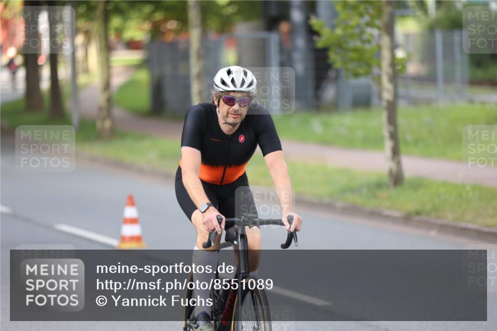 10.08.2025 - GEWOBA Citytriathlon Bremen Yannick Fuchs http://msf.ph/oto/8551089 10.08.2025 12:28:18 Radfahren 612, 651, 685, 716, 748, 812, 816, 898, 907, 980 meine-sportfotos.de