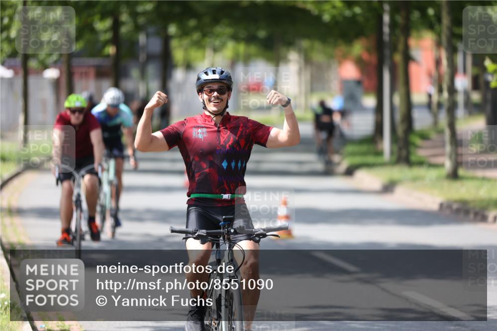 10.08.2025 - GEWOBA Citytriathlon Bremen Yannick Fuchs http://msf.ph/oto/8551090 10.08.2025 14:16:28 Radfahren 31, 38, 48, 57, 63, 64, 121, 144, 152, 173 meine-sportfotos.de