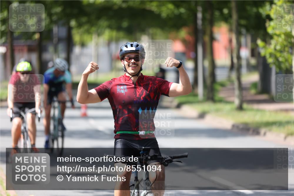 10.08.2025 - GEWOBA Citytriathlon Bremen Yannick Fuchs http://msf.ph/oto/8551094 10.08.2025 14:16:29 Radfahren 31, 38, 48, 57, 63, 64, 121, 144, 152, 173 meine-sportfotos.de