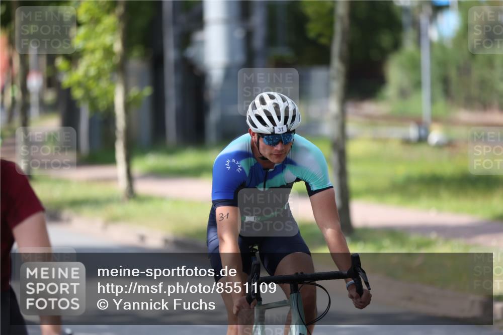 10.08.2025 - GEWOBA Citytriathlon Bremen Yannick Fuchs http://msf.ph/oto/8551109 10.08.2025 14:16:31 Radfahren 31, 38, 48, 57, 63, 64, 121, 144, 152, 173 meine-sportfotos.de