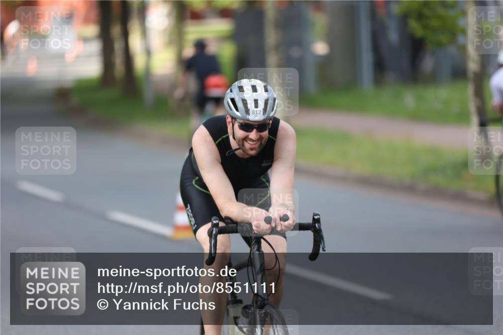 10.08.2025 - GEWOBA Citytriathlon Bremen Yannick Fuchs http://msf.ph/oto/8551111 10.08.2025 12:28:24 Radfahren 612, 625, 629, 651, 685, 748, 812, 816, 828, 898, 941, 980, 981 meine-sportfotos.de