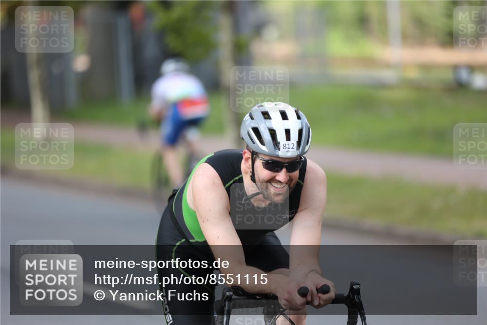 10.08.2025 - GEWOBA Citytriathlon Bremen Yannick Fuchs http://msf.ph/oto/8551115 10.08.2025 12:28:24 Radfahren 612, 625, 629, 651, 685, 748, 812, 816, 828, 898, 941, 980, 981 meine-sportfotos.de