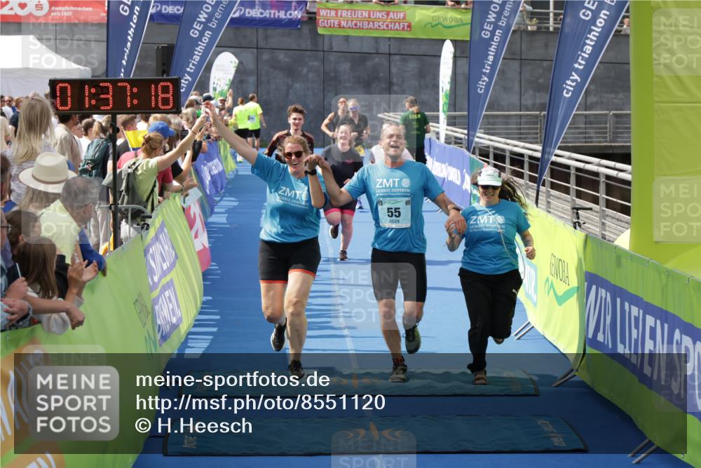 10.08.2025 - GEWOBA Citytriathlon Bremen H.Heesch http://msf.ph/oto/8551120 10.08.2025 11:41:00 Ziel 55, 223, 402, 410 meine-sportfotos.de