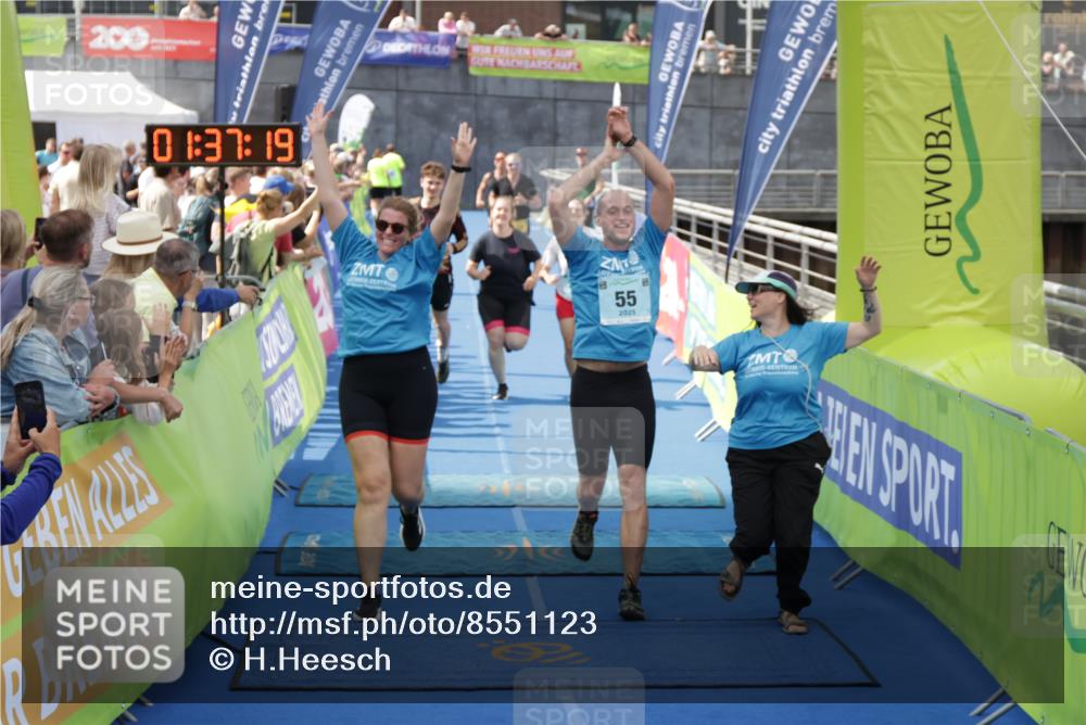 10.08.2025 - GEWOBA Citytriathlon Bremen H.Heesch http://msf.ph/oto/8551123 10.08.2025 11:41:01 Ziel 55, 223, 402, 410 meine-sportfotos.de