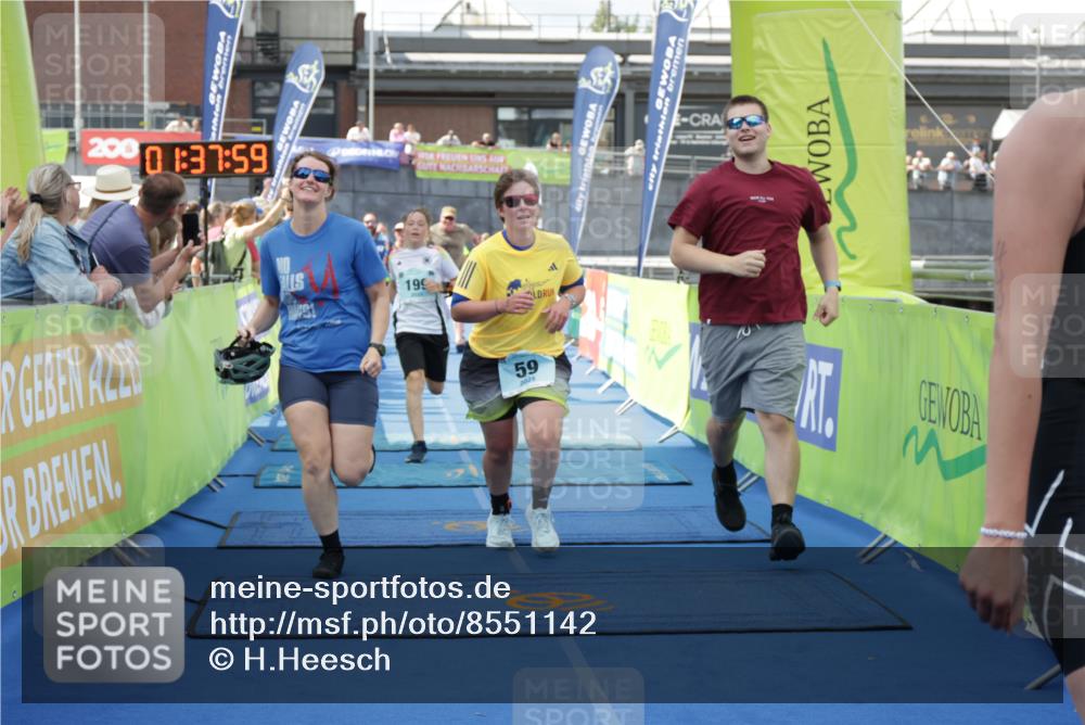 10.08.2025 - GEWOBA Citytriathlon Bremen H.Heesch http://msf.ph/oto/8551142 10.08.2025 11:41:41 Ziel 15, 59, 189, 197, 444 meine-sportfotos.de