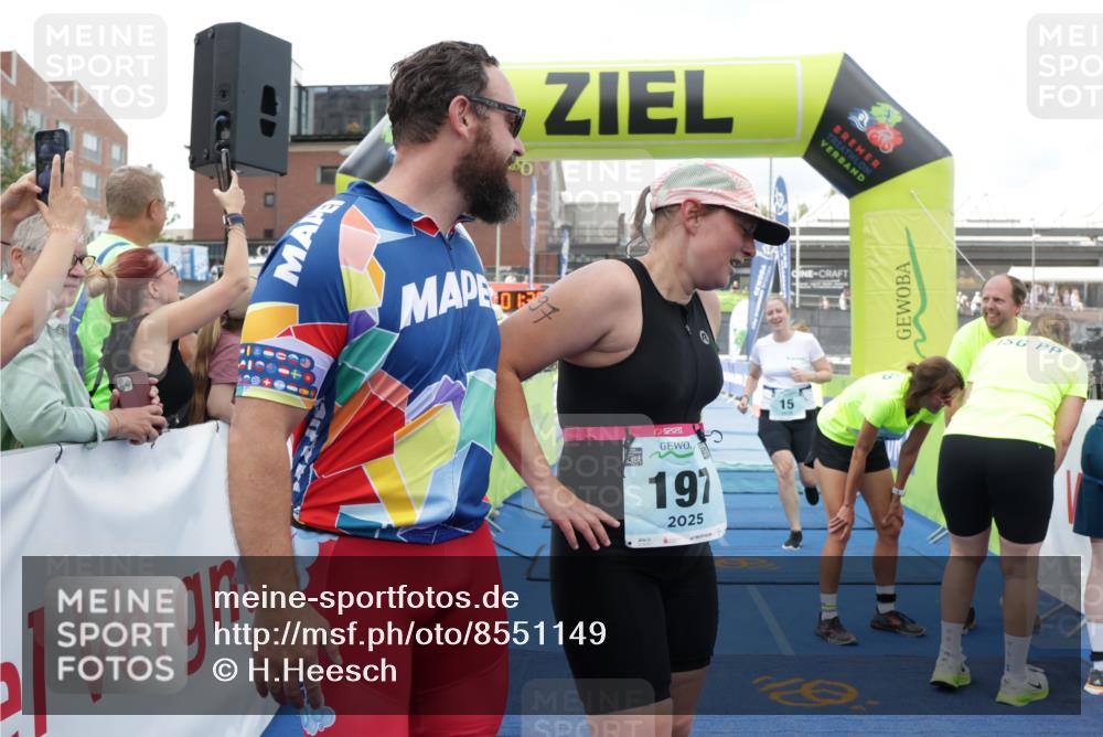 10.08.2025 - GEWOBA Citytriathlon Bremen H.Heesch http://msf.ph/oto/8551149 10.08.2025 11:41:53 Ziel 15, 191, 440 meine-sportfotos.de