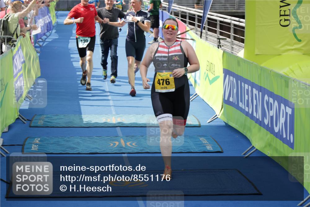 10.08.2025 - GEWOBA Citytriathlon Bremen H.Heesch http://msf.ph/oto/8551176 10.08.2025 11:42:45 Ziel 139, 447, 463 meine-sportfotos.de