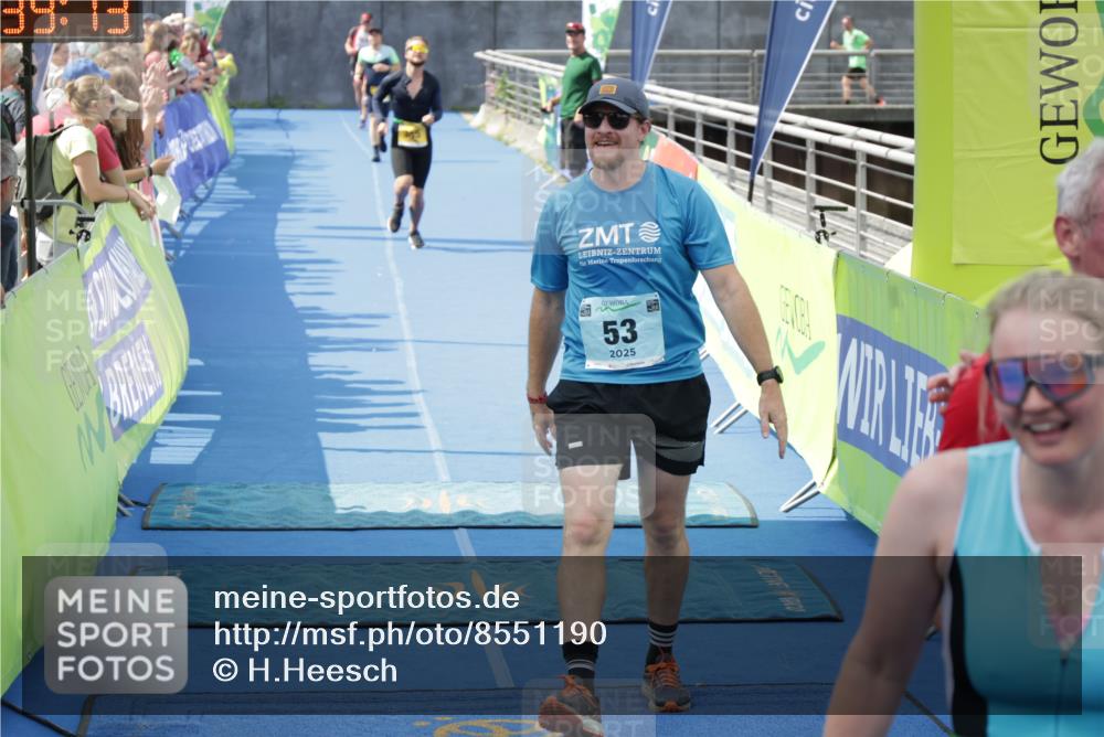 10.08.2025 - GEWOBA Citytriathlon Bremen H.Heesch http://msf.ph/oto/8551190 10.08.2025 11:42:54 Ziel 53, 355, 463 meine-sportfotos.de