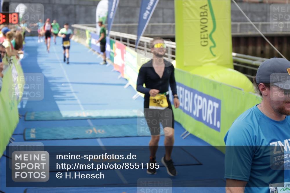 10.08.2025 - GEWOBA Citytriathlon Bremen H.Heesch http://msf.ph/oto/8551195 10.08.2025 11:43:00 Ziel 355 meine-sportfotos.de