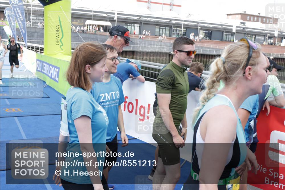 10.08.2025 - GEWOBA Citytriathlon Bremen H.Heesch http://msf.ph/oto/8551213 10.08.2025 11:43:15 Ziel 49, 169, 229 meine-sportfotos.de