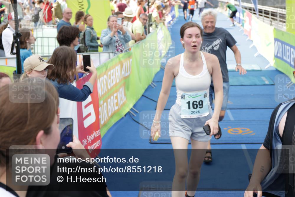10.08.2025 - GEWOBA Citytriathlon Bremen H.Heesch http://msf.ph/oto/8551218 10.08.2025 11:43:18 Ziel 93, 169, 229 meine-sportfotos.de