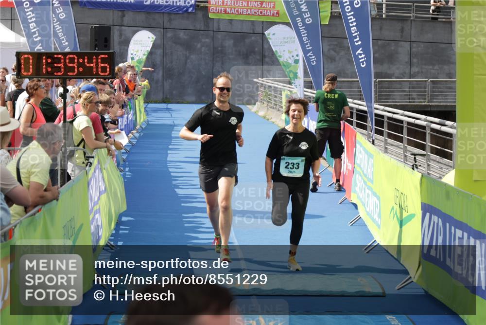 10.08.2025 - GEWOBA Citytriathlon Bremen H.Heesch http://msf.ph/oto/8551229 10.08.2025 11:43:28 Ziel 93, 233 meine-sportfotos.de