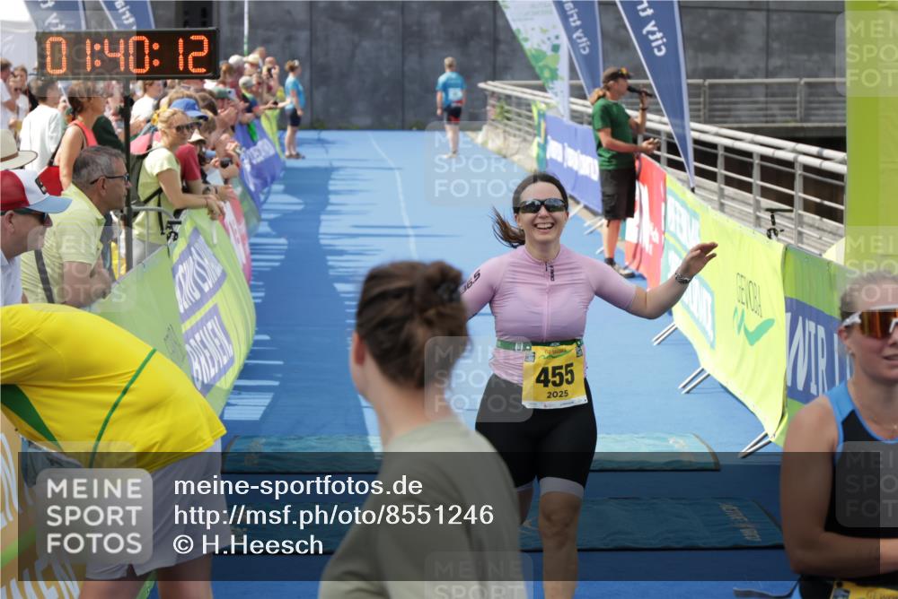 10.08.2025 - GEWOBA Citytriathlon Bremen H.Heesch http://msf.ph/oto/8551246 10.08.2025 11:43:54 Ziel 201, 455, 475 meine-sportfotos.de