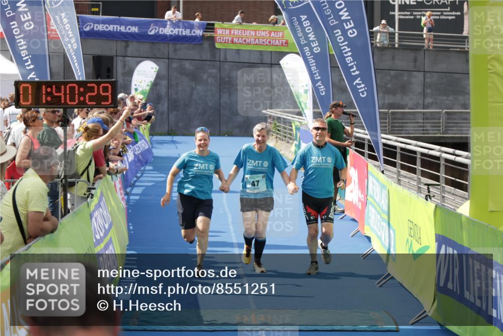 10.08.2025 - GEWOBA Citytriathlon Bremen H.Heesch http://msf.ph/oto/8551251 10.08.2025 11:44:11 Ziel 47 meine-sportfotos.de