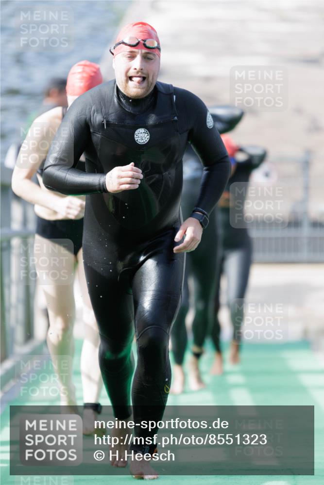 10.08.2025 - GEWOBA Citytriathlon Bremen H.Heesch http://msf.ph/oto/8551323 10.08.2025 10:21:23 Schwimmen 382, 409, 428, 491, 498, 500 meine-sportfotos.de