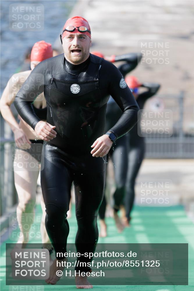 10.08.2025 - GEWOBA Citytriathlon Bremen H.Heesch http://msf.ph/oto/8551325 10.08.2025 10:21:23 Schwimmen 382, 409, 428, 491, 498, 500 meine-sportfotos.de