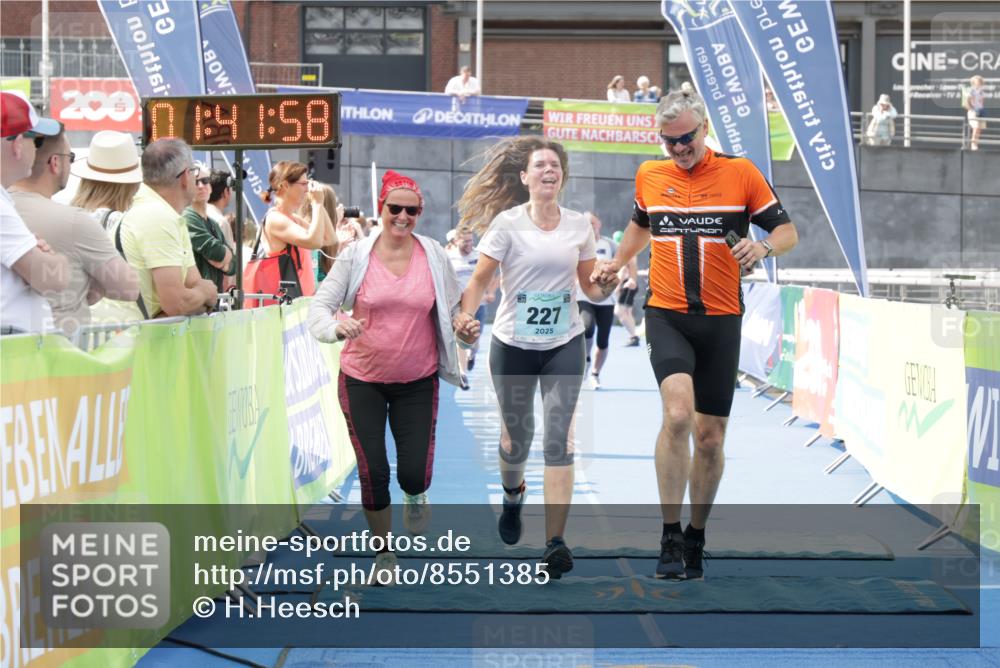 10.08.2025 - GEWOBA Citytriathlon Bremen H.Heesch http://msf.ph/oto/8551385 10.08.2025 11:45:40 Ziel 39, 227 meine-sportfotos.de