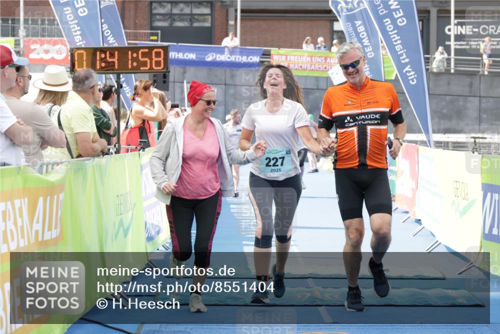 10.08.2025 - GEWOBA Citytriathlon Bremen H.Heesch http://msf.ph/oto/8551404 10.08.2025 11:45:40 Ziel 39, 227 meine-sportfotos.de