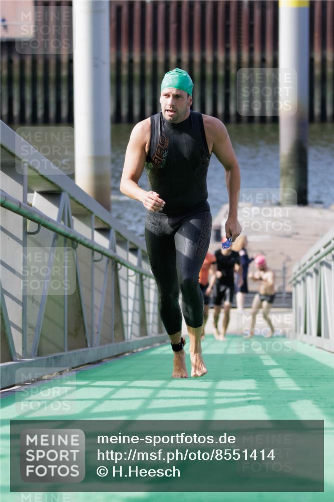 10.08.2025 - GEWOBA Citytriathlon Bremen H.Heesch http://msf.ph/oto/8551414 10.08.2025 10:22:32 Schwimmen 133, 401, 404, 474 meine-sportfotos.de