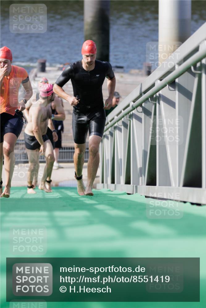 10.08.2025 - GEWOBA Citytriathlon Bremen H.Heesch http://msf.ph/oto/8551419 10.08.2025 10:22:37 Schwimmen 133, 380, 404, 474, 513 meine-sportfotos.de