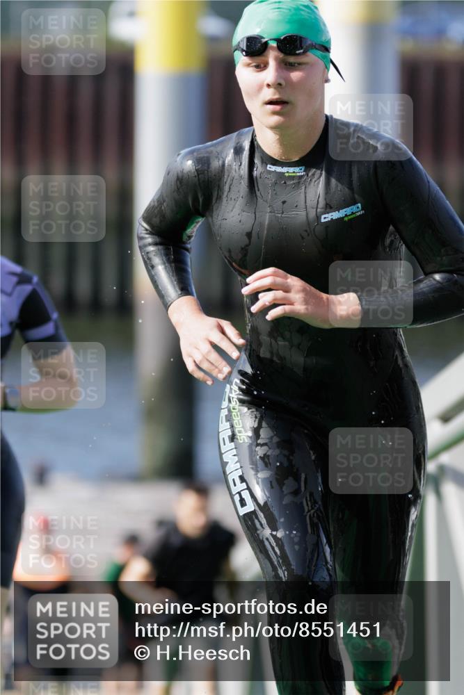 10.08.2025 - GEWOBA Citytriathlon Bremen H.Heesch http://msf.ph/oto/8551451 10.08.2025 10:22:52 Schwimmen 205, 359, 429, 492 meine-sportfotos.de