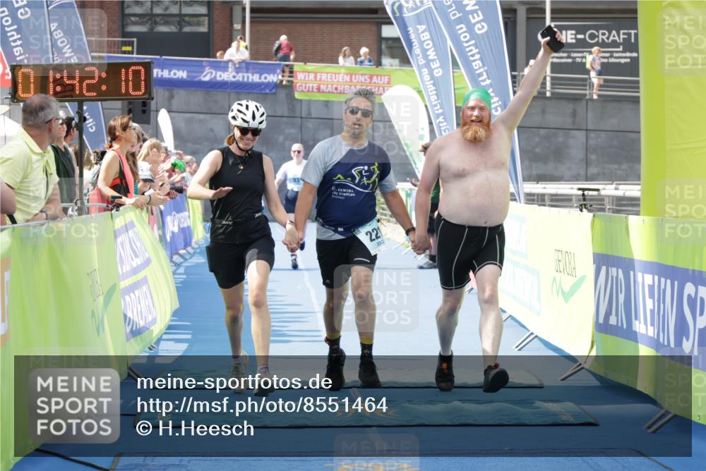 10.08.2025 - GEWOBA Citytriathlon Bremen H.Heesch http://msf.ph/oto/8551464 10.08.2025 11:45:52 Ziel 23, 39, 221 meine-sportfotos.de
