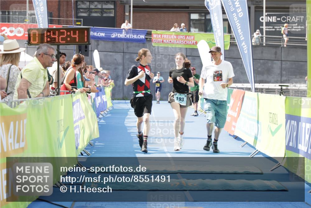 10.08.2025 - GEWOBA Citytriathlon Bremen H.Heesch http://msf.ph/oto/8551491 10.08.2025 11:46:23 Ziel 193 meine-sportfotos.de