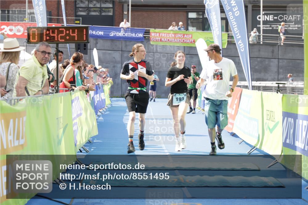 10.08.2025 - GEWOBA Citytriathlon Bremen H.Heesch http://msf.ph/oto/8551495 10.08.2025 11:46:23 Ziel 193 meine-sportfotos.de