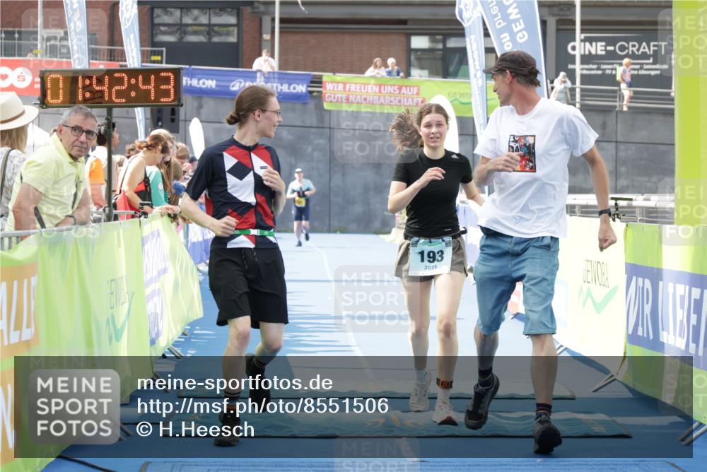 10.08.2025 - GEWOBA Citytriathlon Bremen H.Heesch http://msf.ph/oto/8551506 10.08.2025 11:46:25 Ziel 193 meine-sportfotos.de