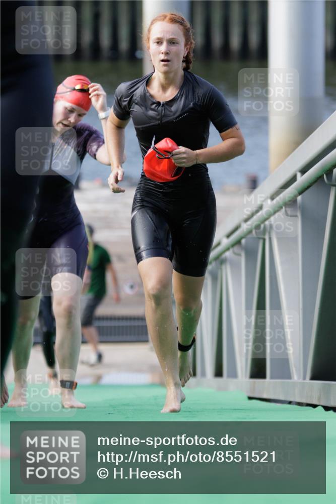 10.08.2025 - GEWOBA Citytriathlon Bremen H.Heesch http://msf.ph/oto/8551521 10.08.2025 10:23:34 Schwimmen 452, 455, 481, 482, 506 meine-sportfotos.de