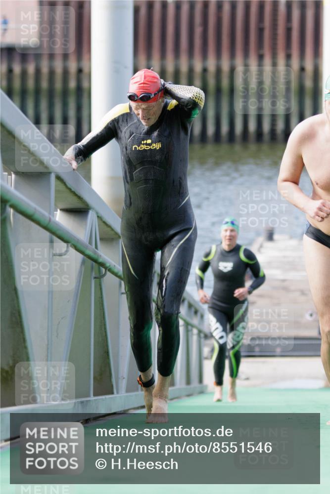 10.08.2025 - GEWOBA Citytriathlon Bremen H.Heesch http://msf.ph/oto/8551546 10.08.2025 10:23:45 Schwimmen 97, 159 meine-sportfotos.de