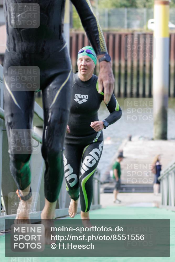 10.08.2025 - GEWOBA Citytriathlon Bremen H.Heesch http://msf.ph/oto/8551556 10.08.2025 10:23:50 Schwimmen 97, 159 meine-sportfotos.de