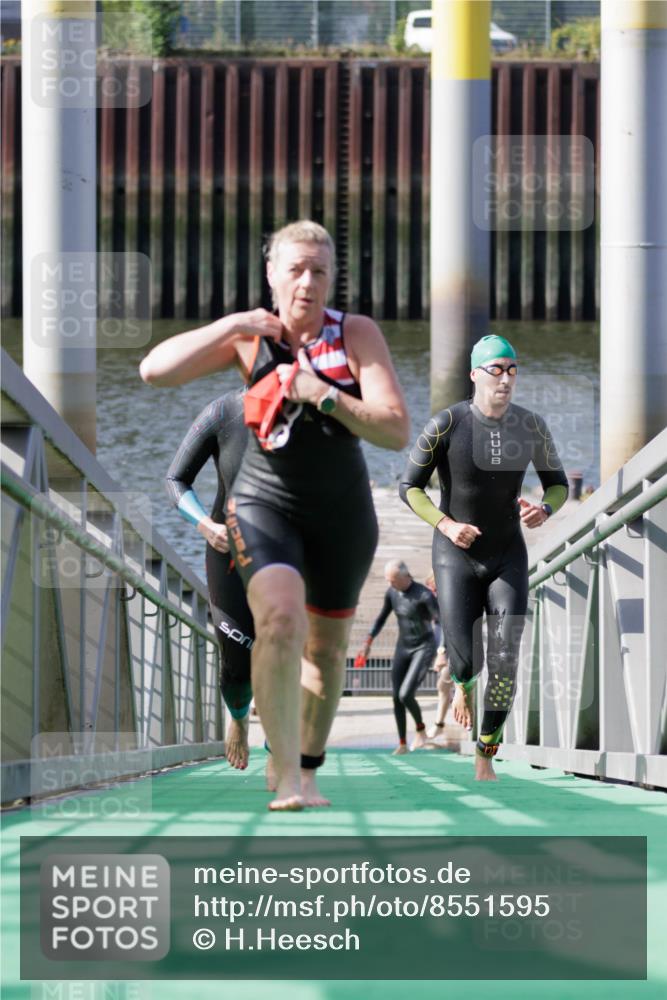 10.08.2025 - GEWOBA Citytriathlon Bremen H.Heesch http://msf.ph/oto/8551595 10.08.2025 10:24:11 Schwimmen 127, 239, 245, 435, 458, 485, 496, 501 meine-sportfotos.de