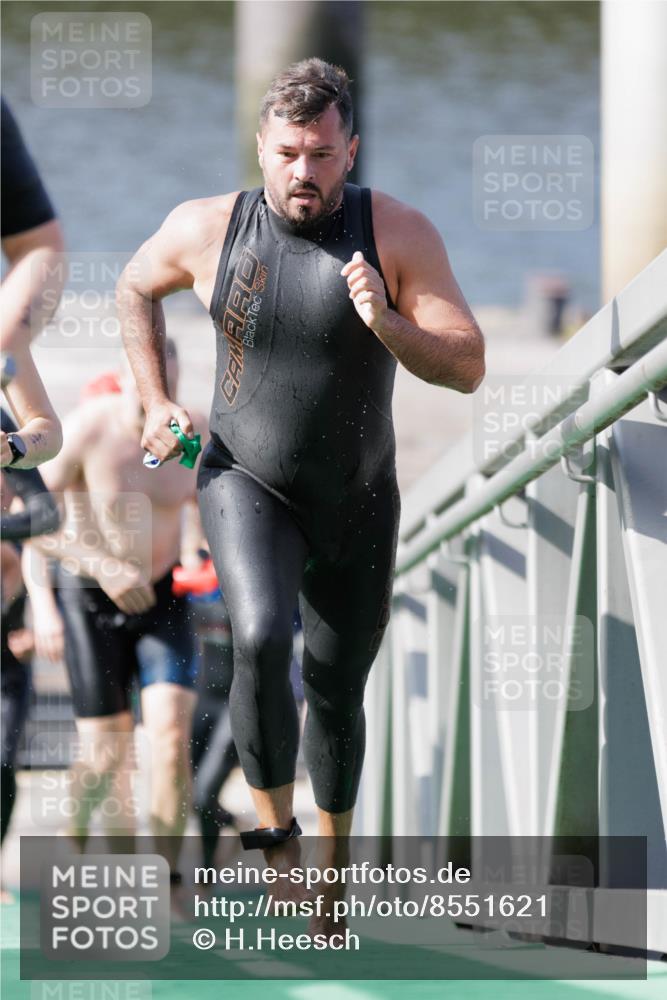 10.08.2025 - GEWOBA Citytriathlon Bremen H.Heesch http://msf.ph/oto/8551621 10.08.2025 10:24:19 Schwimmen 29, 43, 127, 402, 435, 440, 463, 475, 496 meine-sportfotos.de