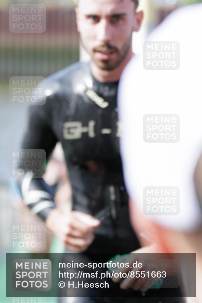 10.08.2025 - GEWOBA Citytriathlon Bremen H.Heesch http://msf.ph/oto/8551663 10.08.2025 10:24:42 Schwimmen 109, 115, 151, 181, 443 meine-sportfotos.de