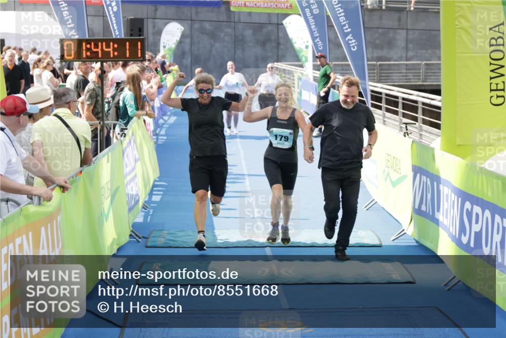 10.08.2025 - GEWOBA Citytriathlon Bremen H.Heesch http://msf.ph/oto/8551668 10.08.2025 11:47:53 Ziel 9, 179 meine-sportfotos.de