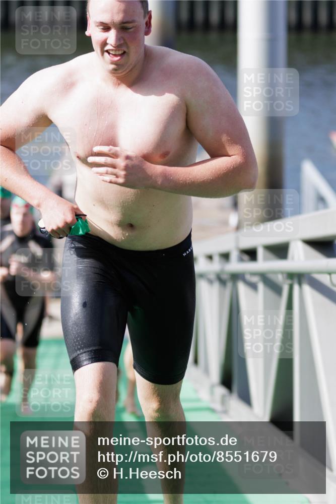 10.08.2025 - GEWOBA Citytriathlon Bremen H.Heesch http://msf.ph/oto/8551679 10.08.2025 10:24:50 Schwimmen 83, 99, 109, 115, 137, 225, 499 meine-sportfotos.de