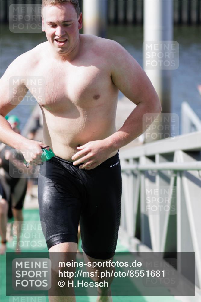 10.08.2025 - GEWOBA Citytriathlon Bremen H.Heesch http://msf.ph/oto/8551681 10.08.2025 10:24:50 Schwimmen 83, 99, 109, 115, 137, 225, 499 meine-sportfotos.de