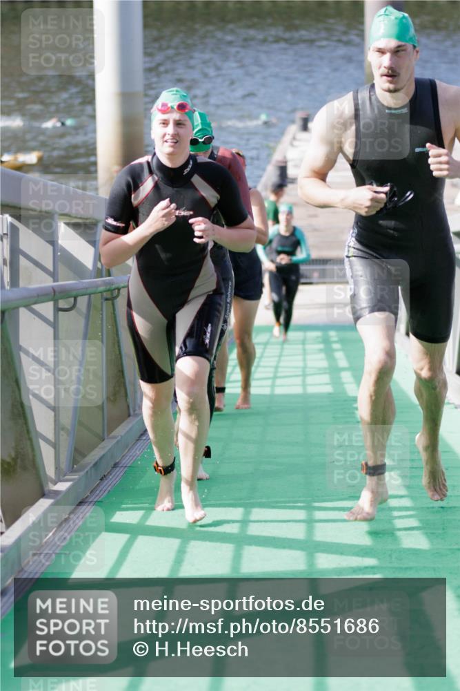 10.08.2025 - GEWOBA Citytriathlon Bremen H.Heesch http://msf.ph/oto/8551686 10.08.2025 10:24:53 Schwimmen 83, 99, 115, 137, 225, 241, 499 meine-sportfotos.de
