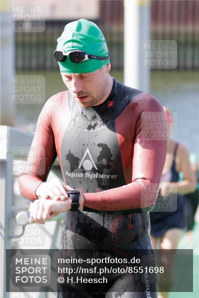 10.08.2025 - GEWOBA Citytriathlon Bremen H.Heesch http://msf.ph/oto/8551698 10.08.2025 10:24:56 Schwimmen 83, 99, 115, 137, 225, 241, 499 meine-sportfotos.de