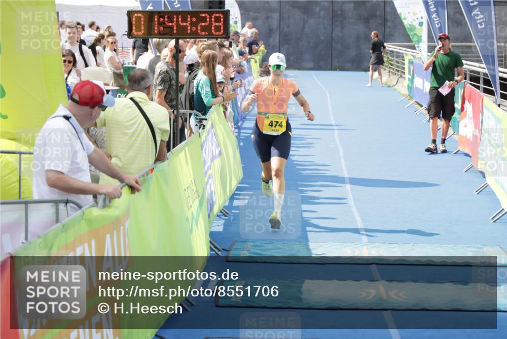 10.08.2025 - GEWOBA Citytriathlon Bremen H.Heesch http://msf.ph/oto/8551706 10.08.2025 11:48:10 Ziel 474 meine-sportfotos.de