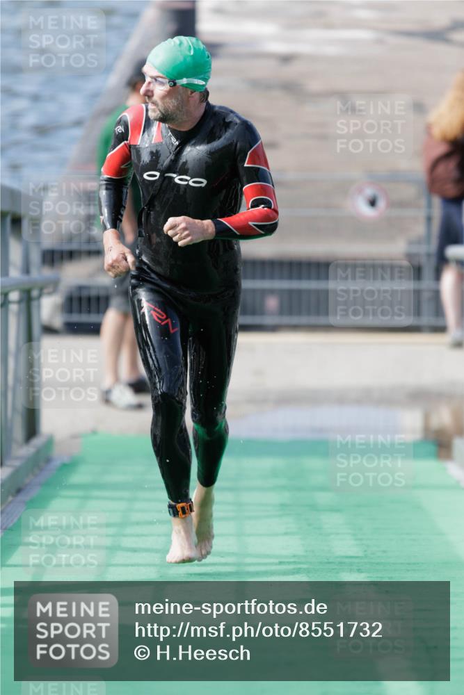 10.08.2025 - GEWOBA Citytriathlon Bremen H.Heesch http://msf.ph/oto/8551732 10.08.2025 10:25:11 Schwimmen 117 meine-sportfotos.de