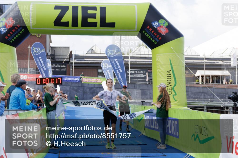10.08.2025 - GEWOBA Citytriathlon Bremen H.Heesch http://msf.ph/oto/8551757 10.08.2025 11:04:59 Ziel 375 meine-sportfotos.de