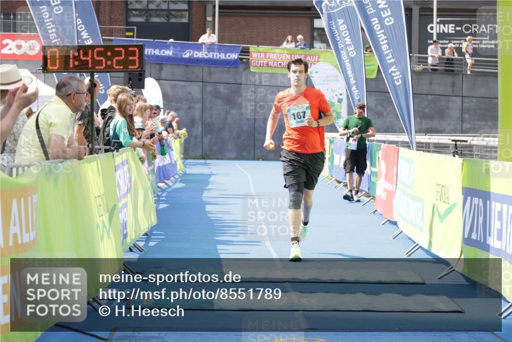 10.08.2025 - GEWOBA Citytriathlon Bremen H.Heesch http://msf.ph/oto/8551789 10.08.2025 11:49:05 Ziel 167 meine-sportfotos.de