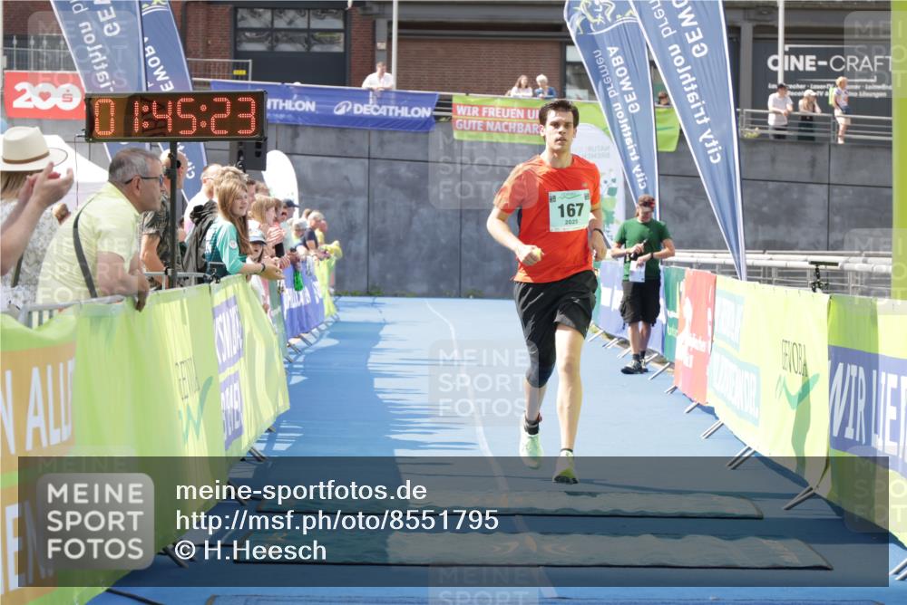 10.08.2025 - GEWOBA Citytriathlon Bremen H.Heesch http://msf.ph/oto/8551795 10.08.2025 11:49:05 Ziel 167 meine-sportfotos.de