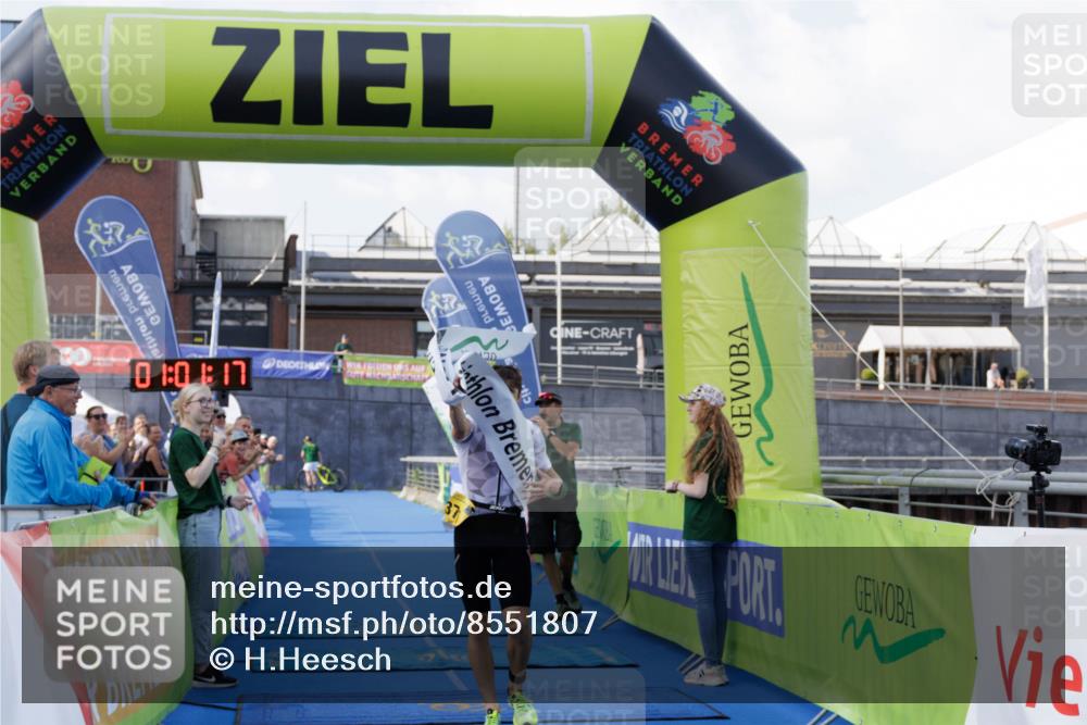 10.08.2025 - GEWOBA Citytriathlon Bremen H.Heesch http://msf.ph/oto/8551807 10.08.2025 11:04:59 Ziel 375 meine-sportfotos.de