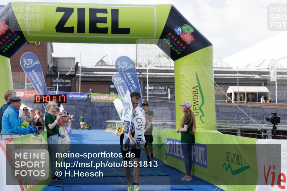 10.08.2025 - GEWOBA Citytriathlon Bremen H.Heesch http://msf.ph/oto/8551813 10.08.2025 11:04:59 Ziel 375 meine-sportfotos.de
